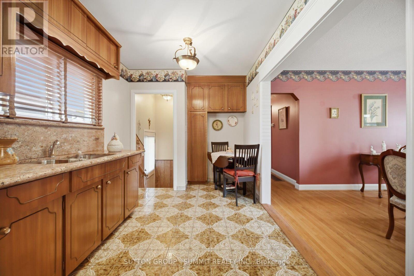 8 Woolton Crescent Property Photo 7