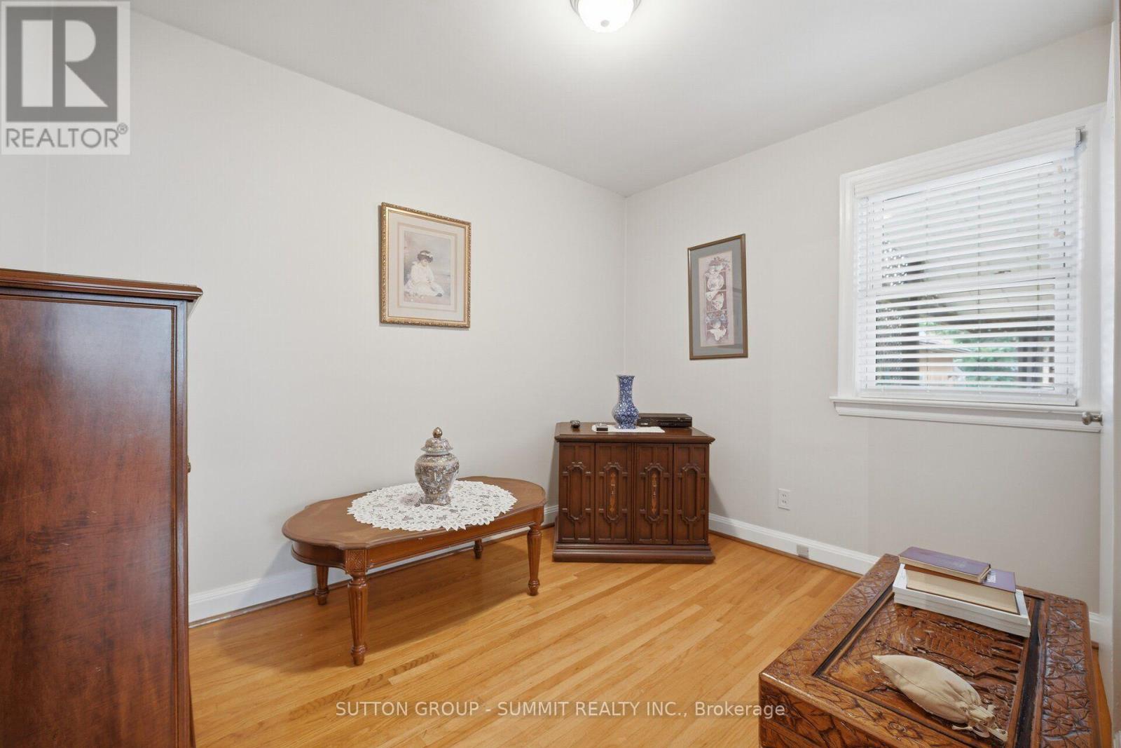 8 Woolton Crescent Property Photo 11