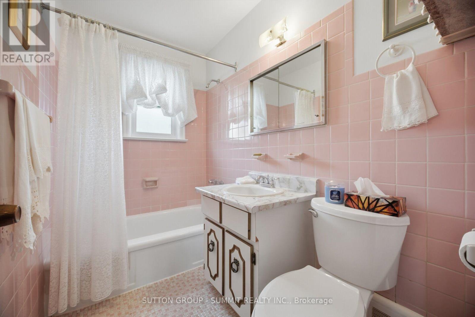 8 Woolton Crescent Property Photo 12