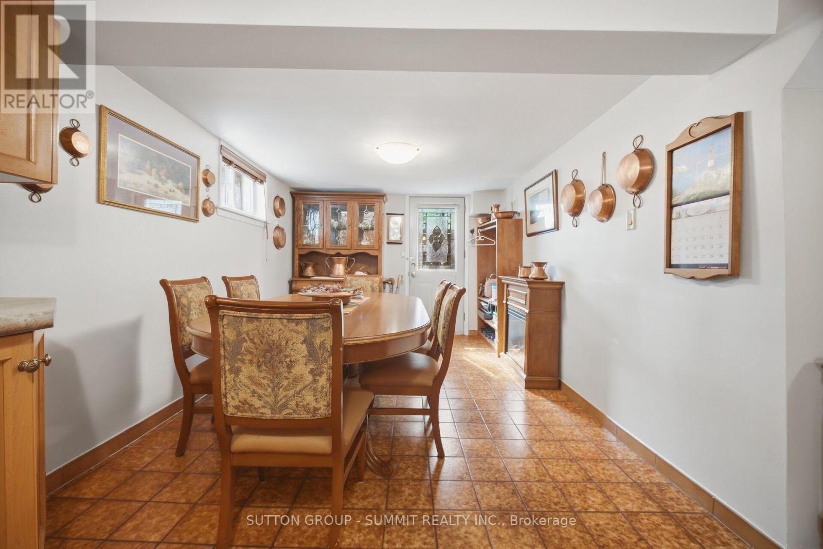 8 Woolton Crescent Property Photo 16