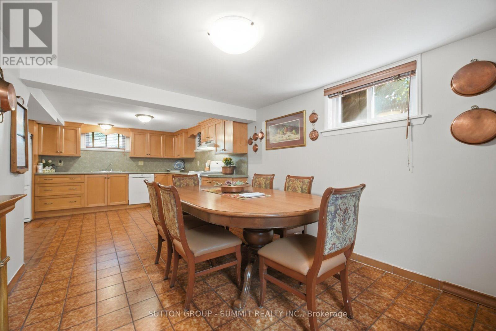 8 Woolton Crescent Property Photo 17