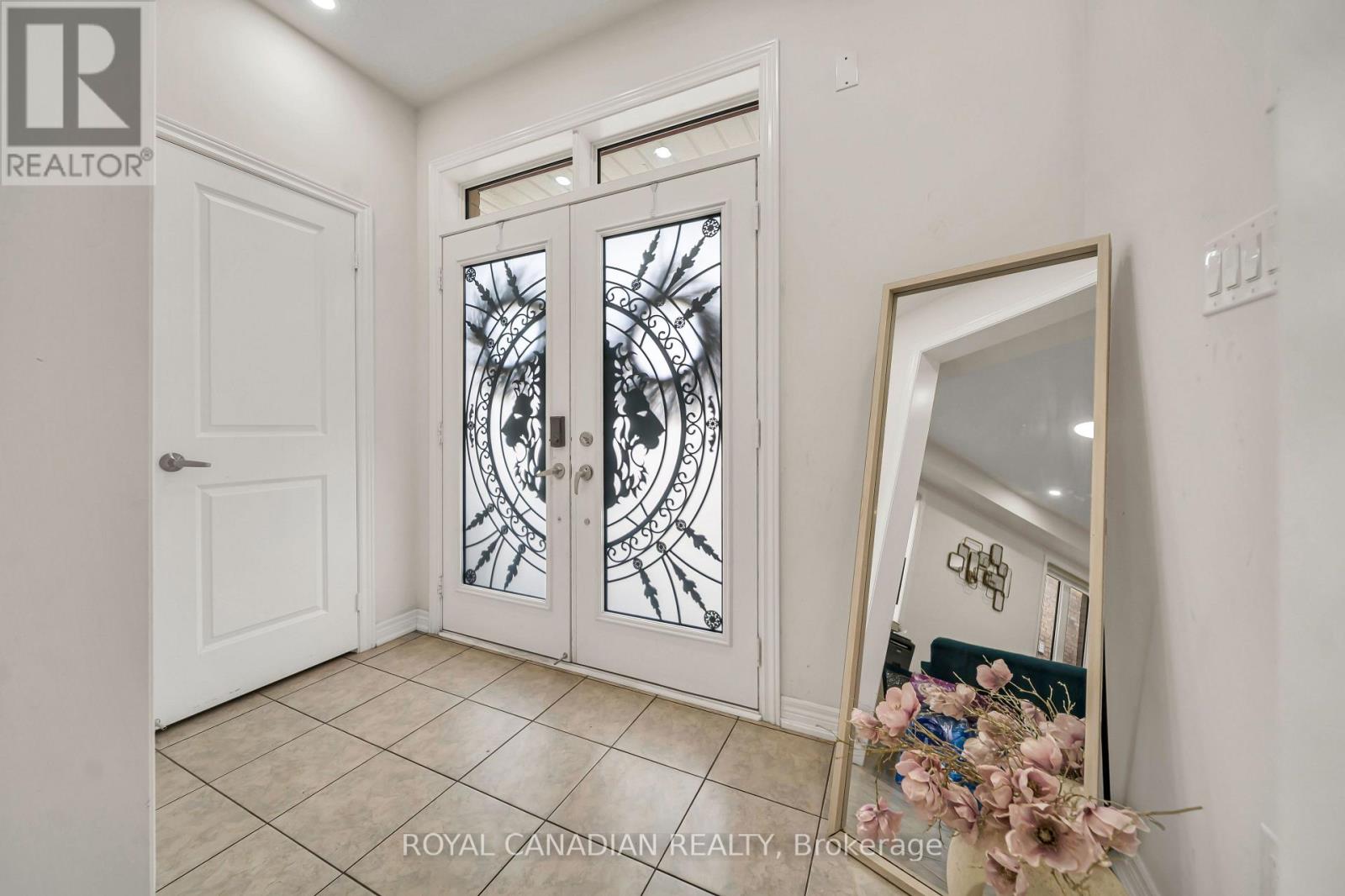 33 Bachelor Street Property Photo 8