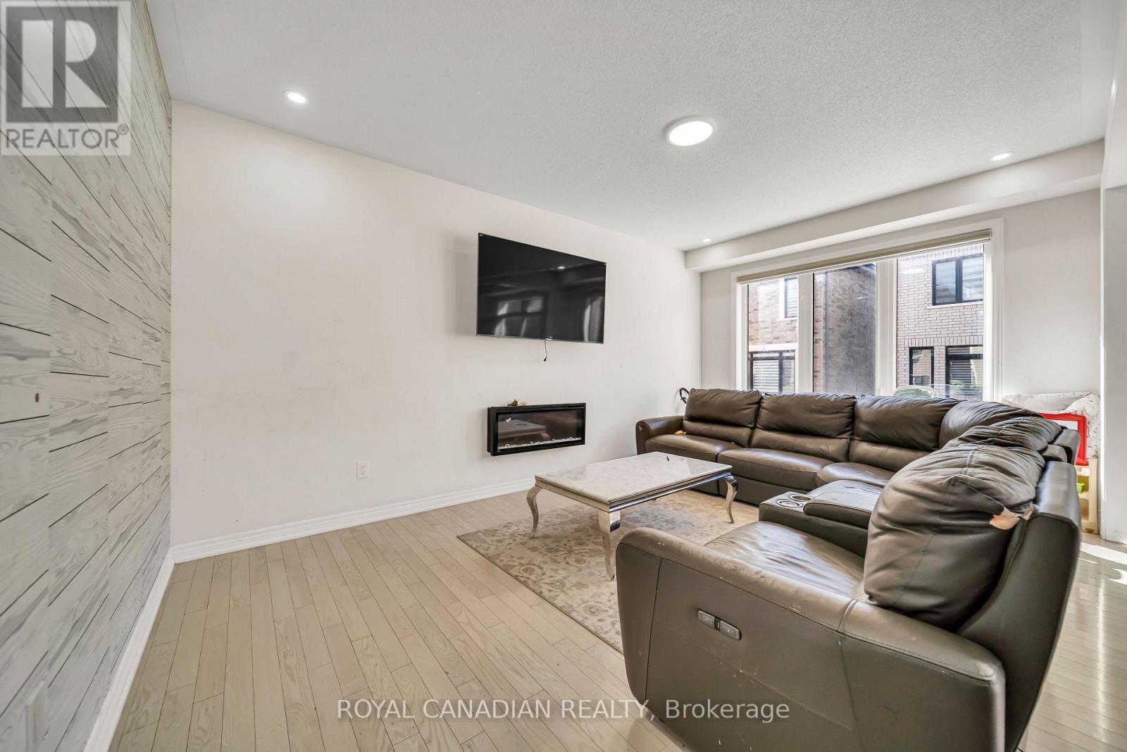 33 Bachelor Street Property Photo 15