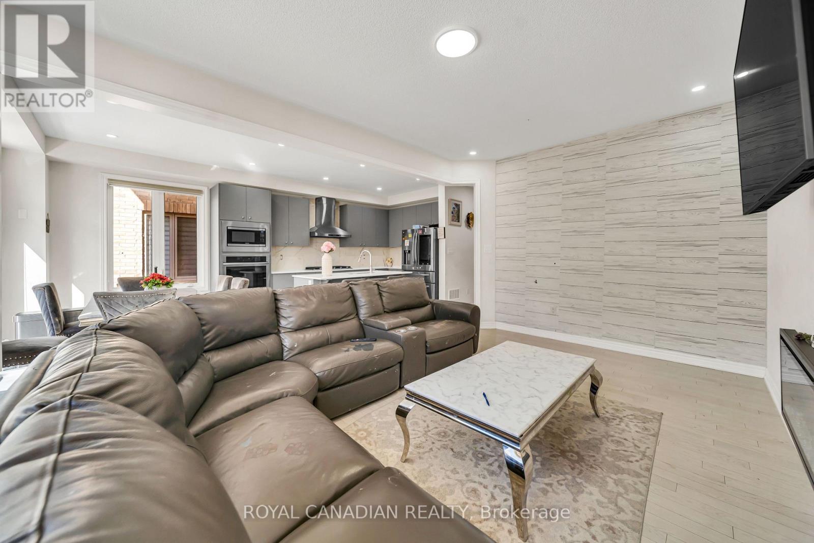 33 Bachelor Street Property Photo 17