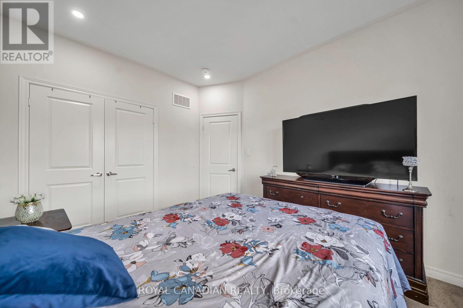 33 Bachelor Street Property Photo 36