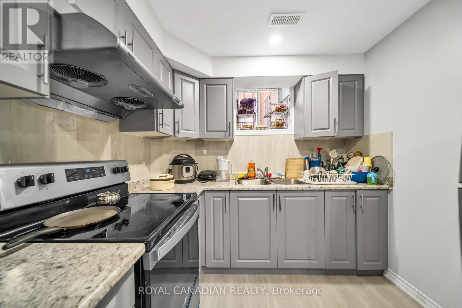33 Bachelor Street Property Photo 41