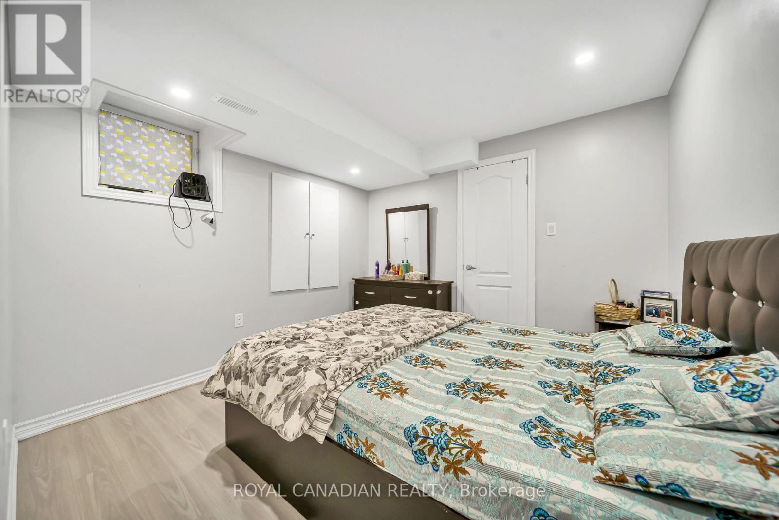 33 Bachelor Street Property Photo 46