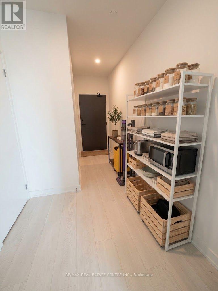 514 - 57 Brock Avenue Property Photo 22
