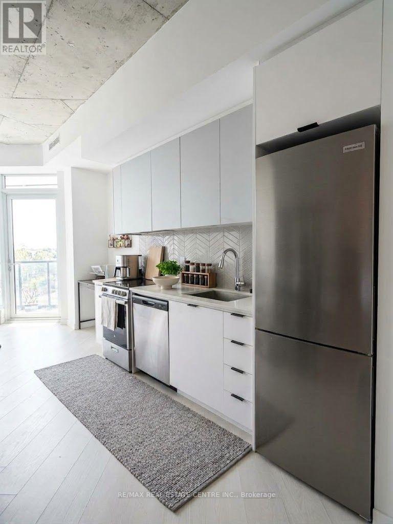 514 - 57 Brock Avenue Property Photo 24