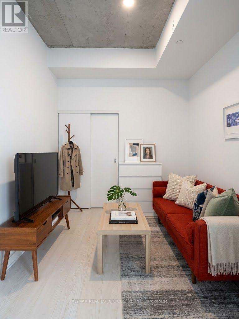 514 - 57 Brock Avenue Property Photo 32