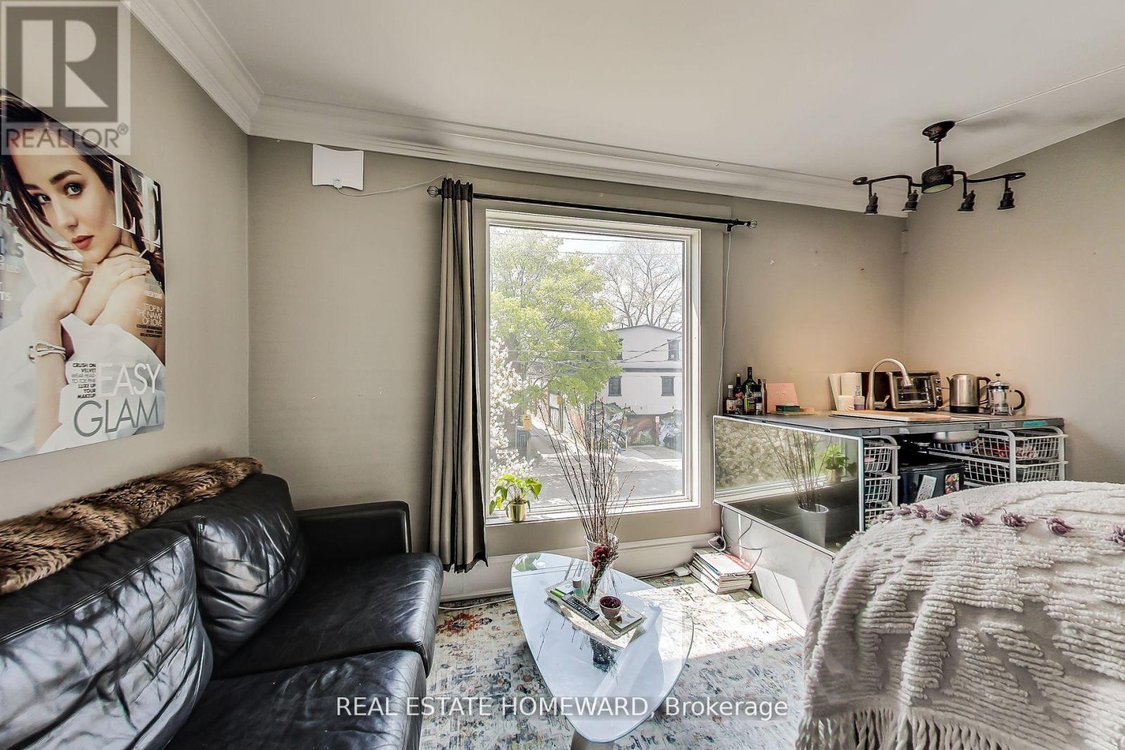 4 - 73 Elm Grove Avenue Property Photo 2