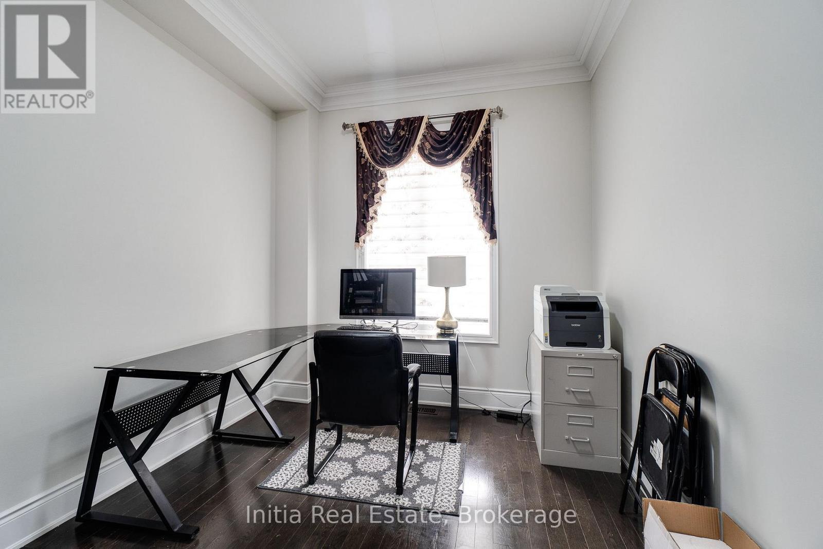 12 Erintown Crescent S Property Photo 13
