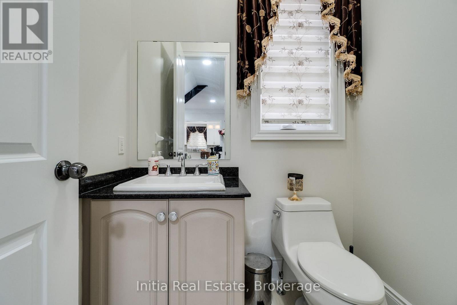 12 Erintown Crescent S Property Photo 14