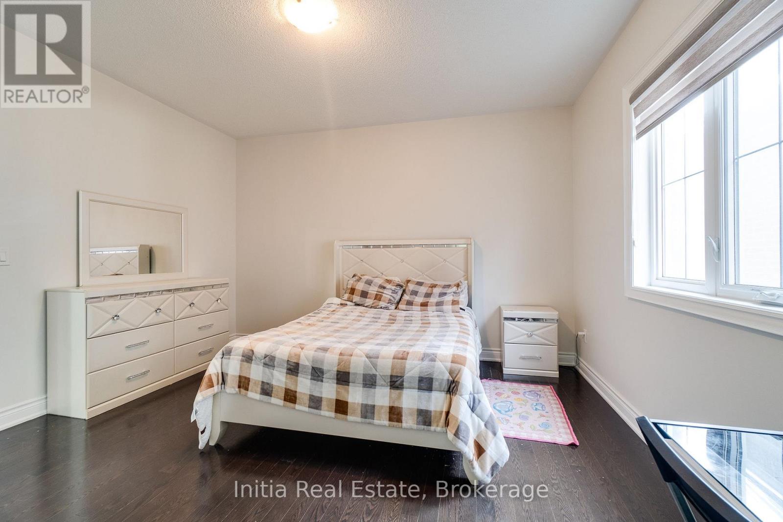 12 Erintown Crescent S Property Photo 22