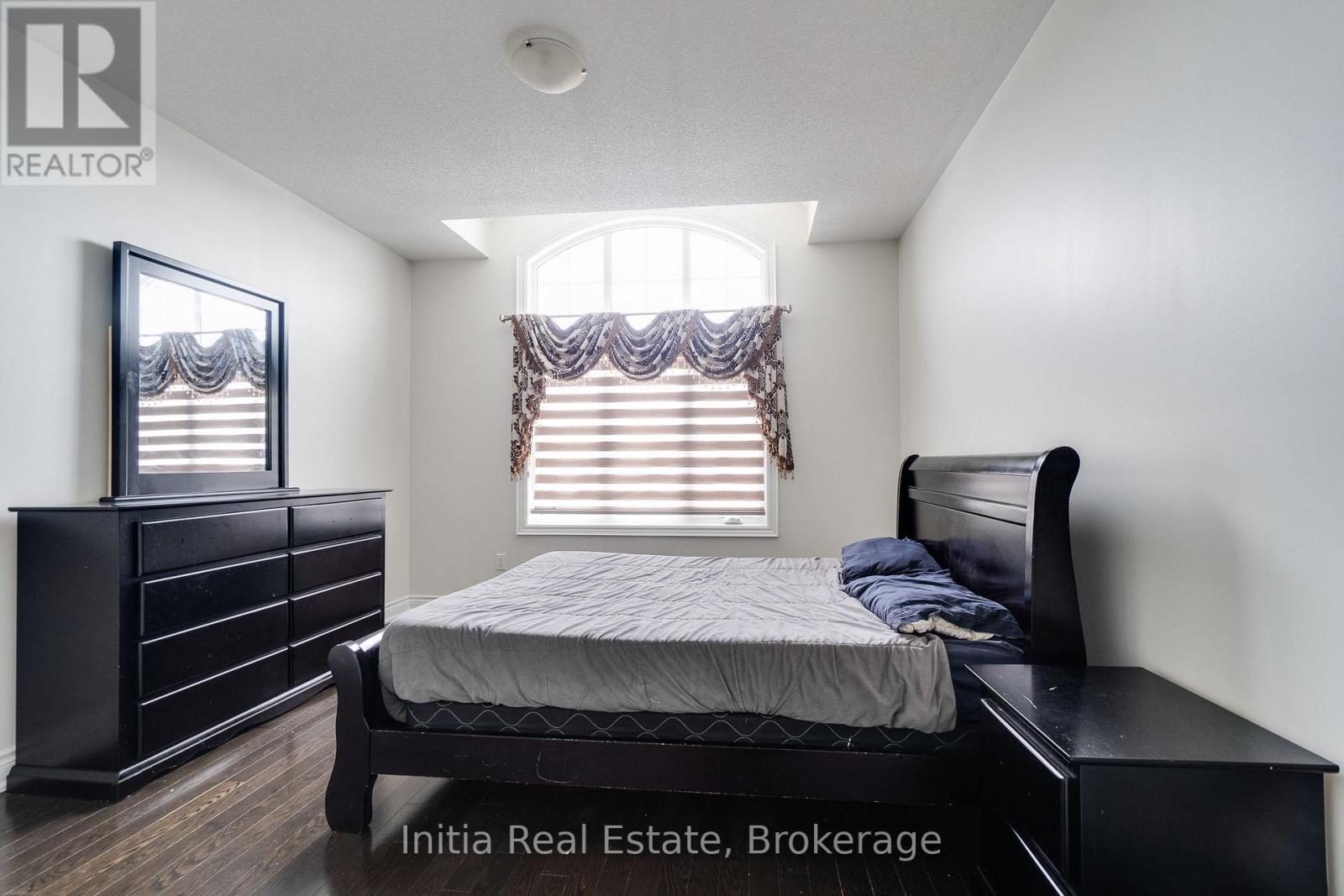 12 Erintown Crescent S Property Photo 27