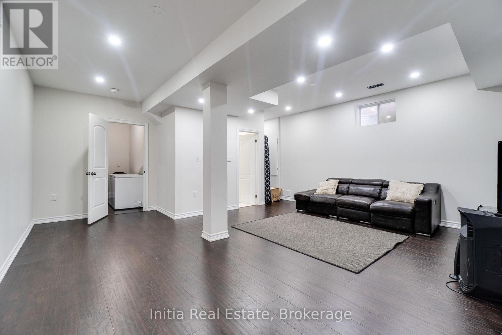 12 Erintown Crescent S Property Photo 32