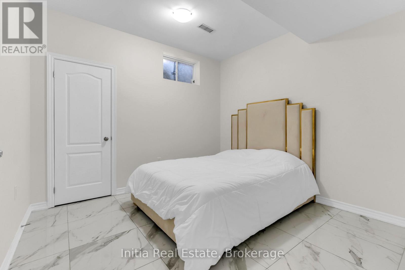 12 Erintown Crescent S Property Photo 40