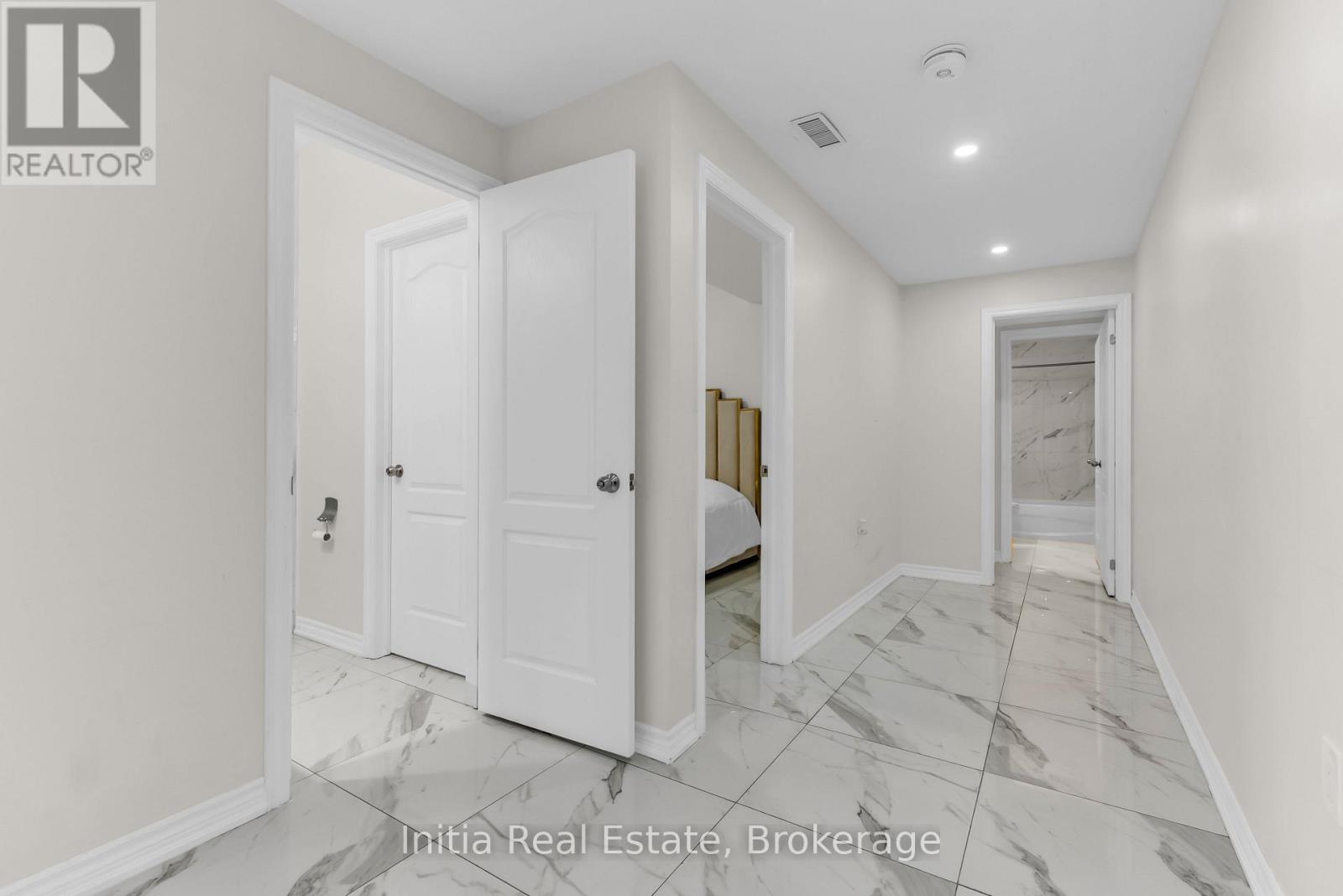 12 Erintown Crescent S Property Photo 41