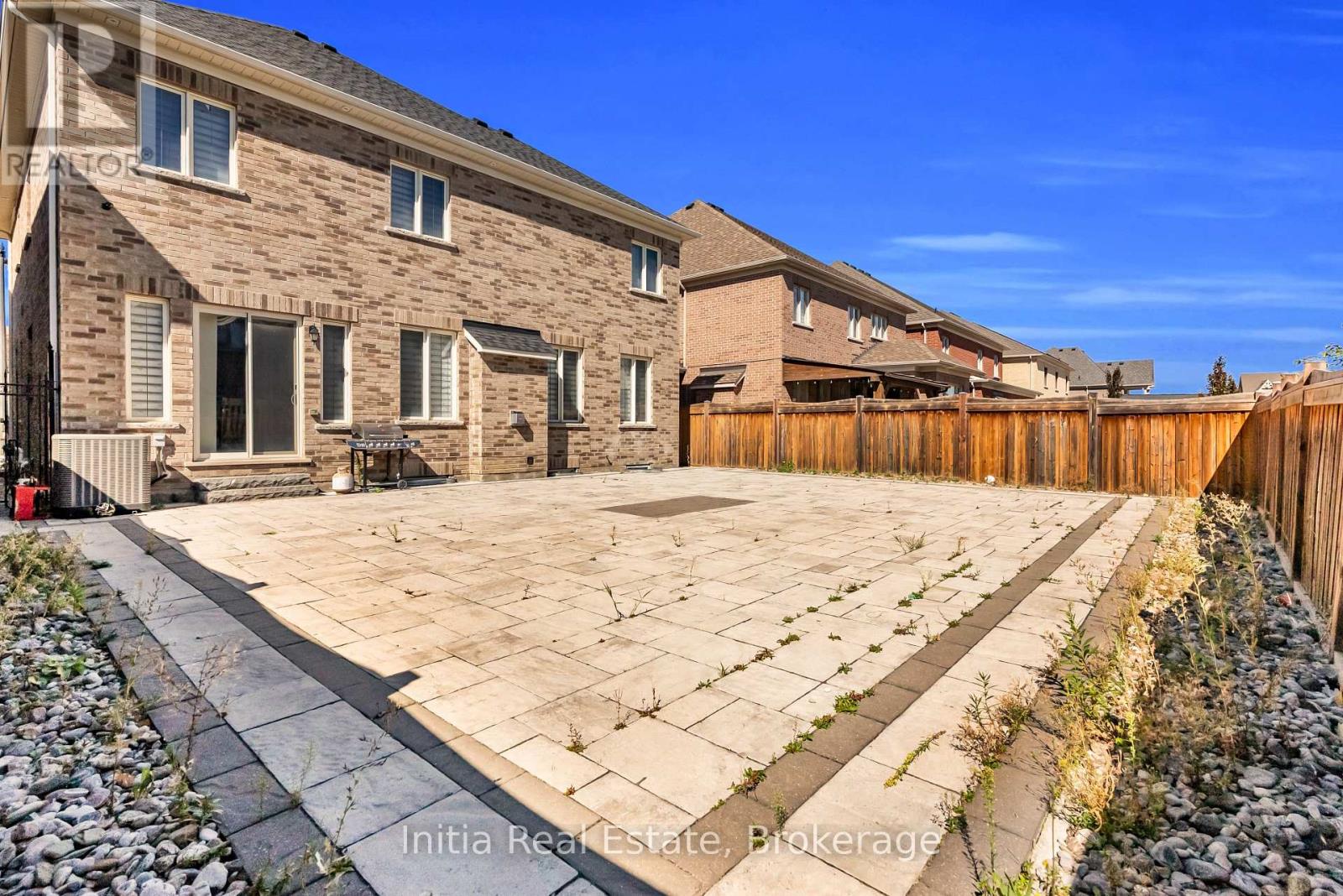 12 Erintown Crescent S Property Photo 43