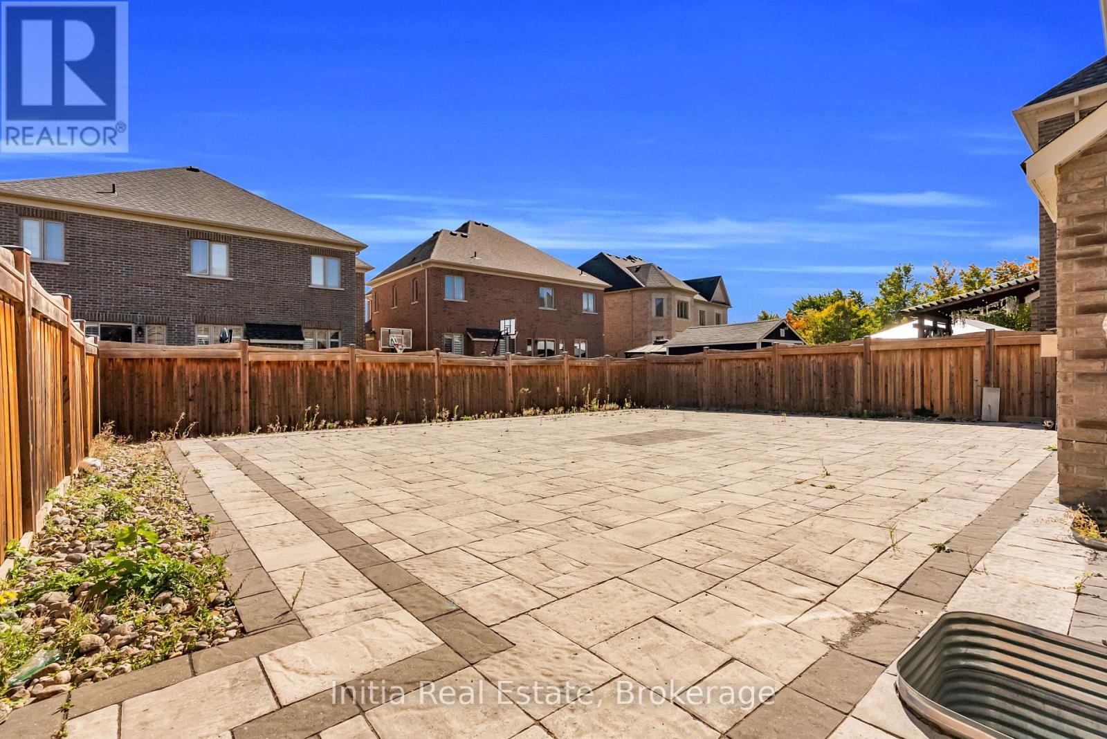 12 Erintown Crescent S Property Photo 44