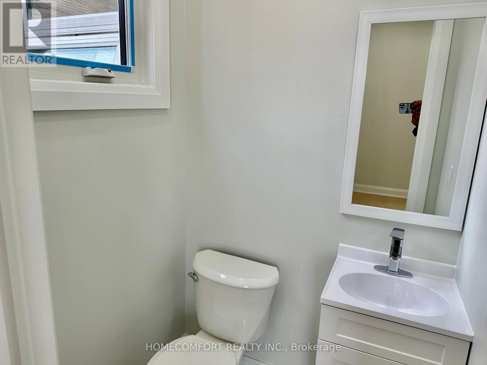 Upper - 211 Osler Street Property Photo 18