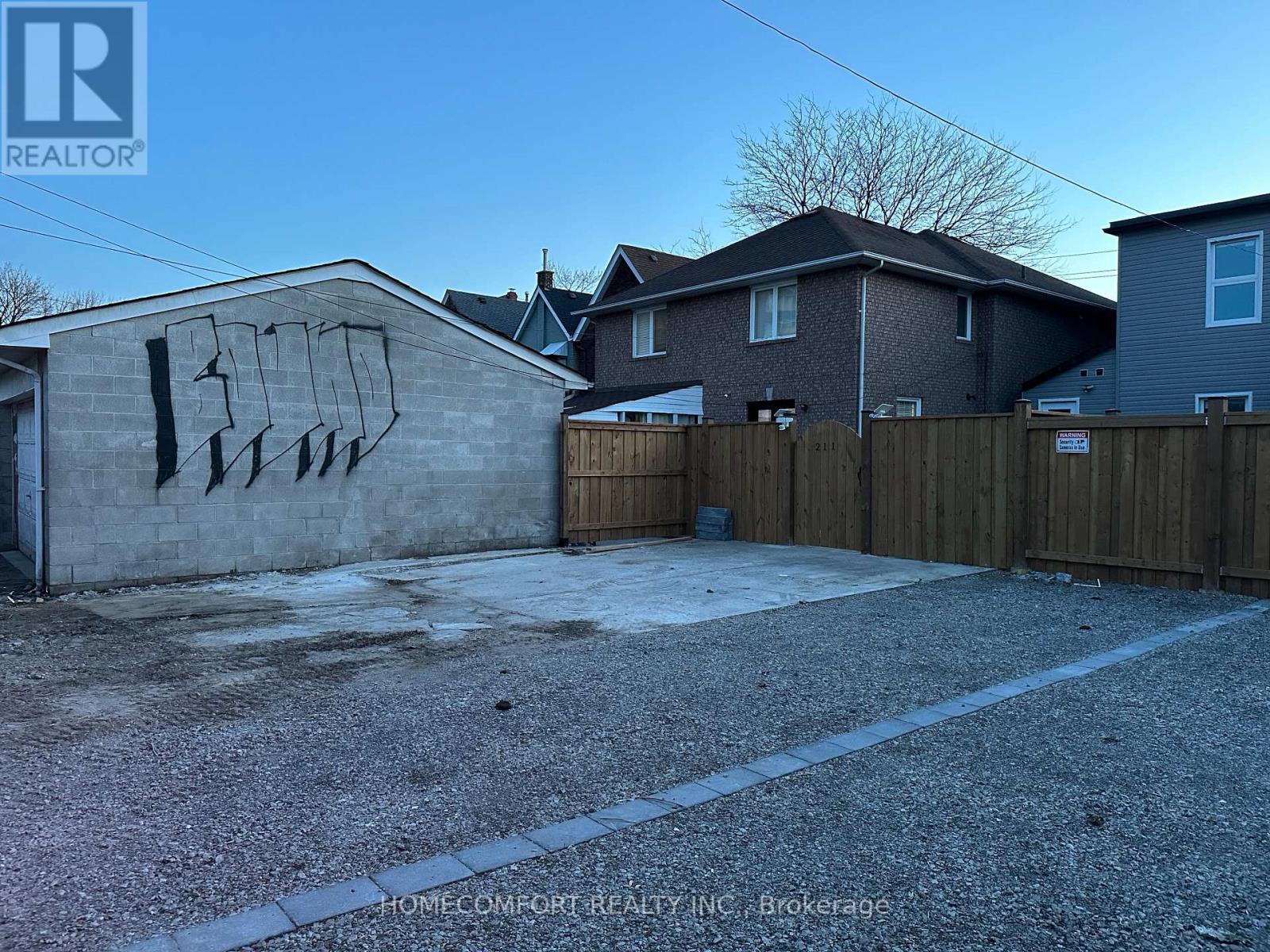 Upper - 211 Osler Street Property Photo 19