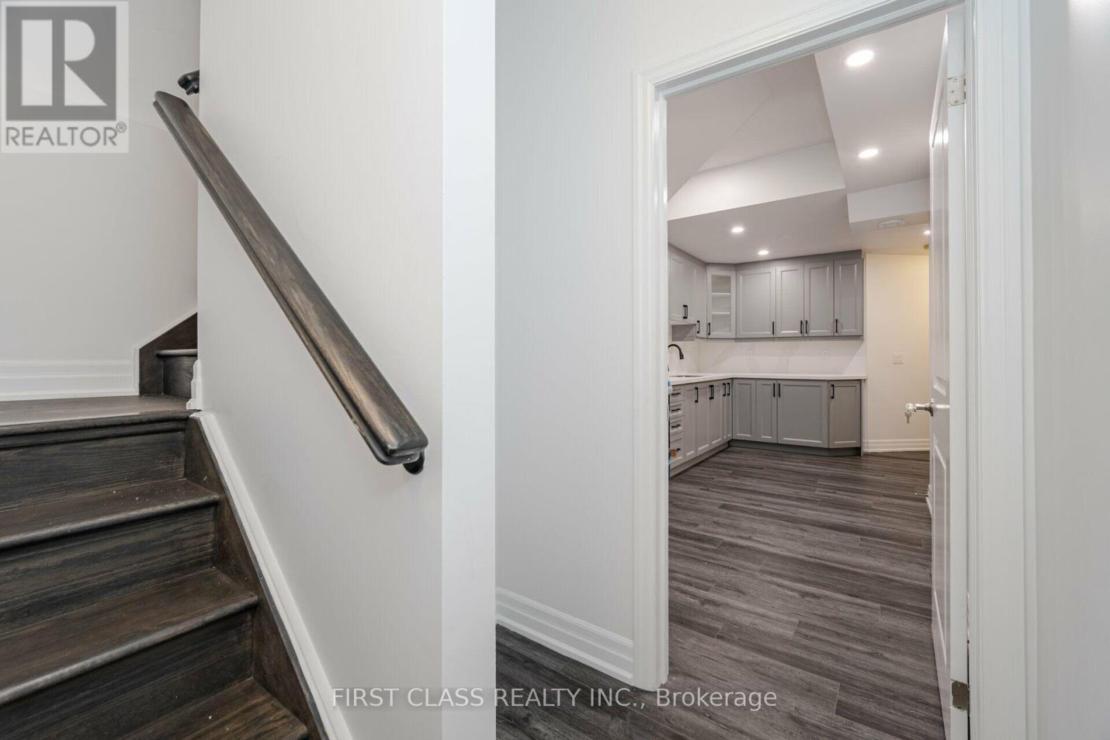 146 Rising Hill Ridge W Property Photo 4