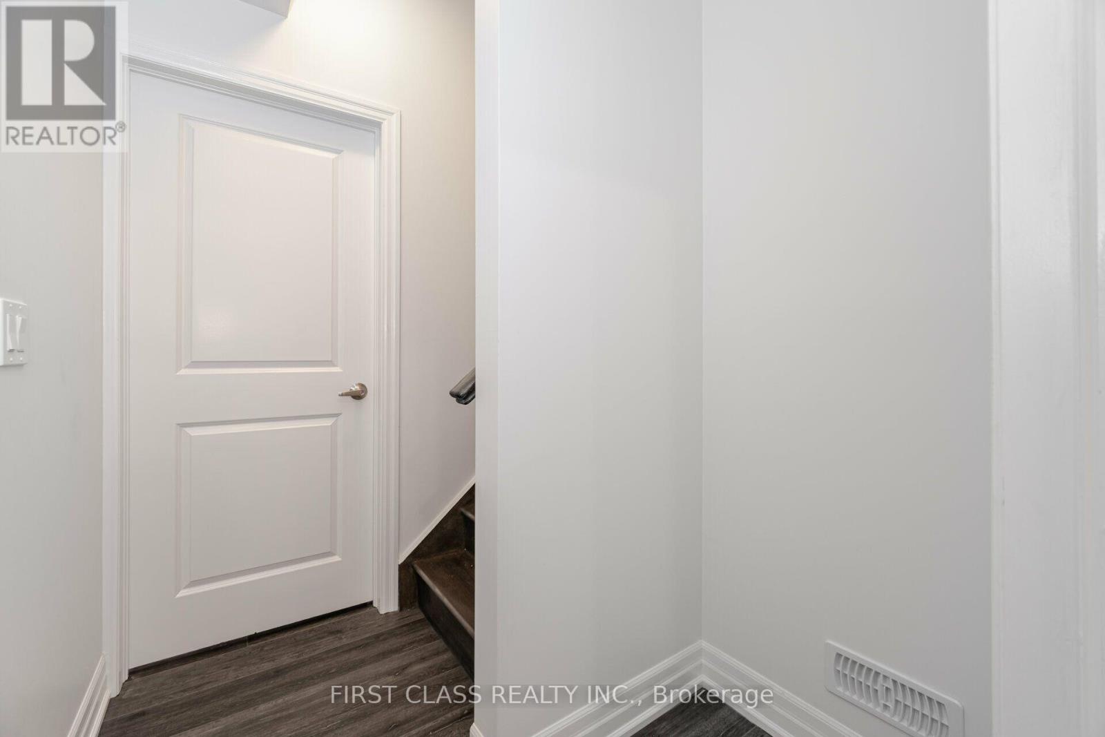 146 Rising Hill Ridge W Property Photo 5