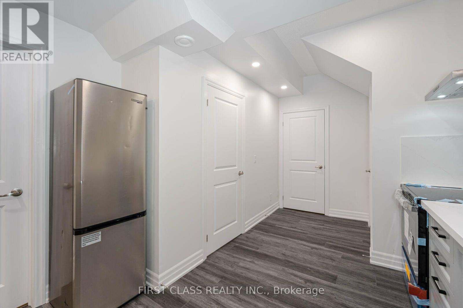 146 Rising Hill Ridge W Property Photo 9