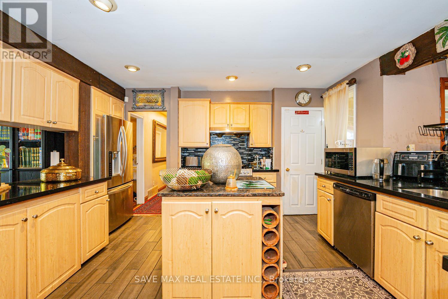 1215 Martins Boulevard Property Photo 29