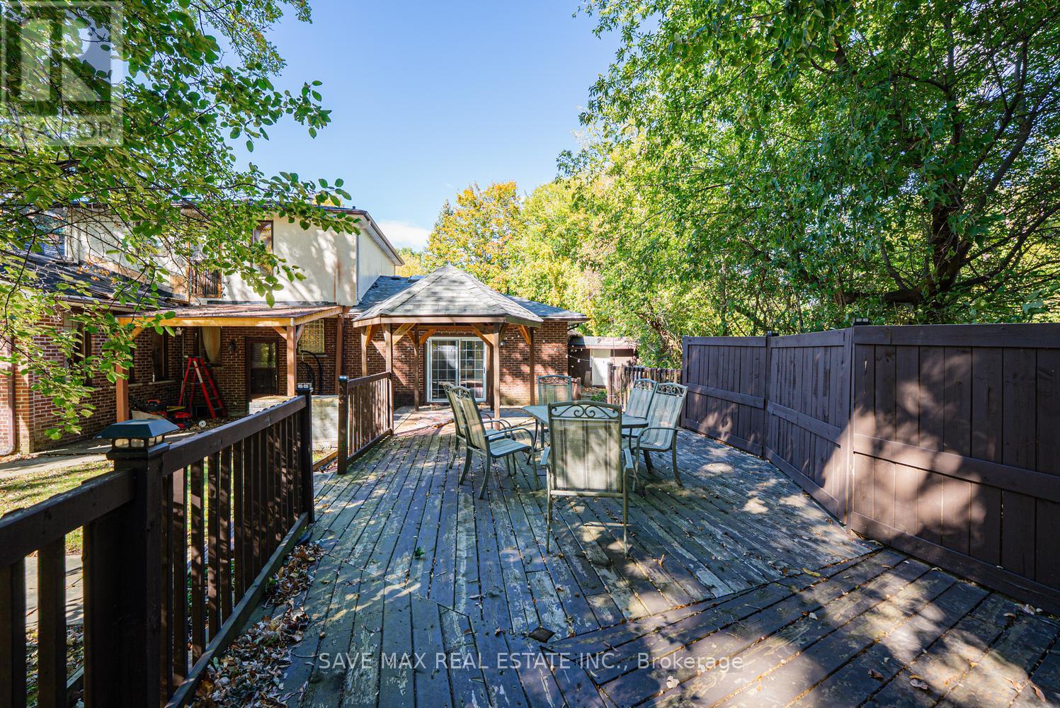 1215 Martins Boulevard Property Photo 42