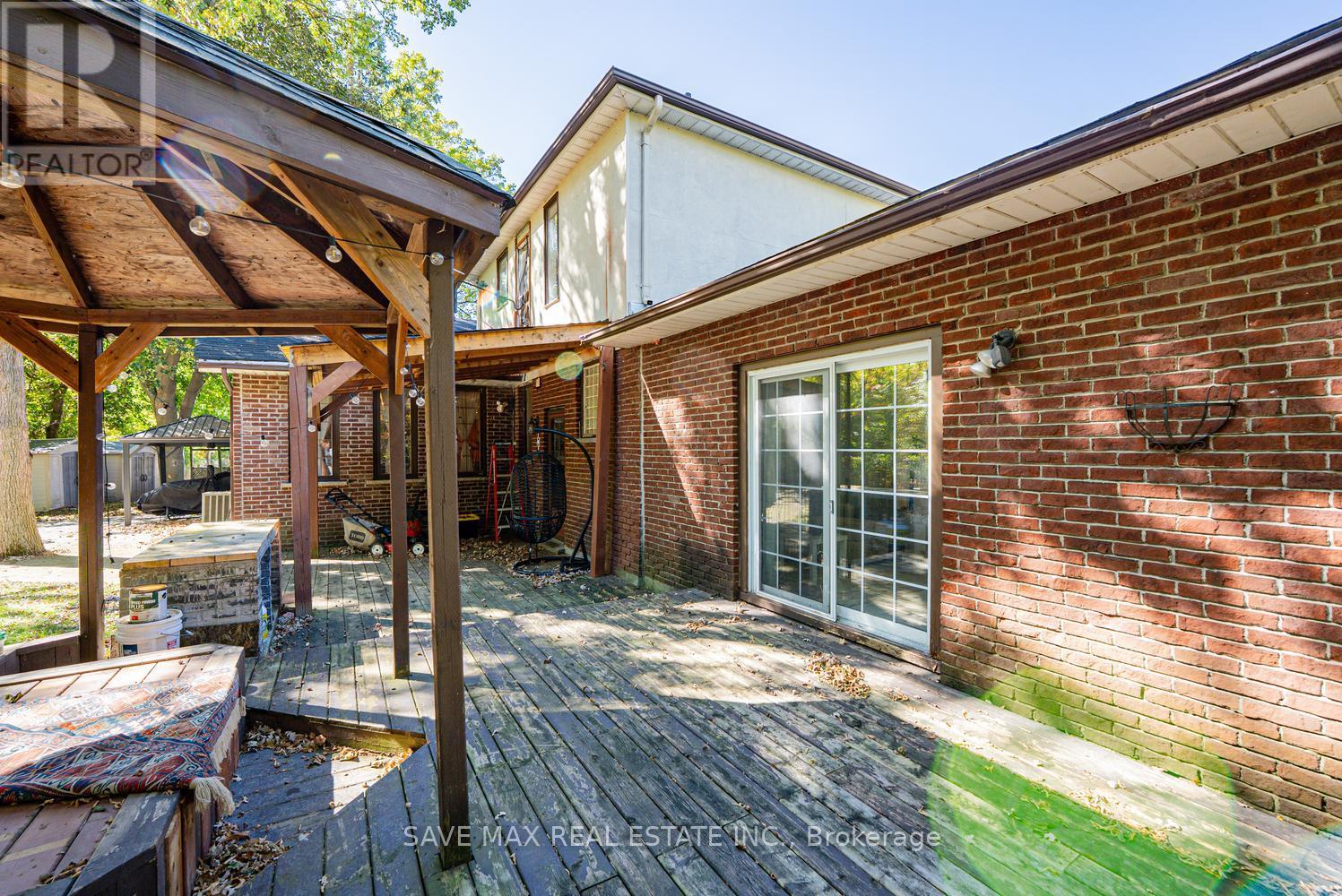 1215 Martins Boulevard Property Photo 46
