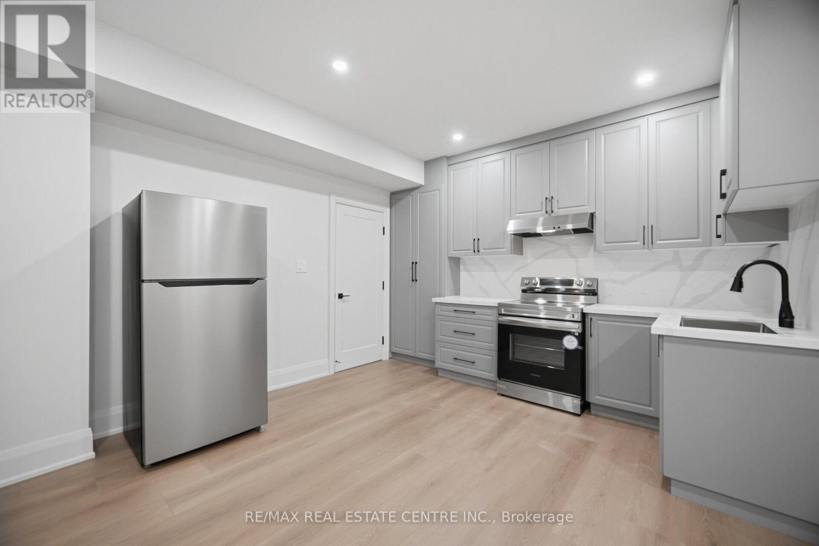 4 Calstock Place Property Photo 37