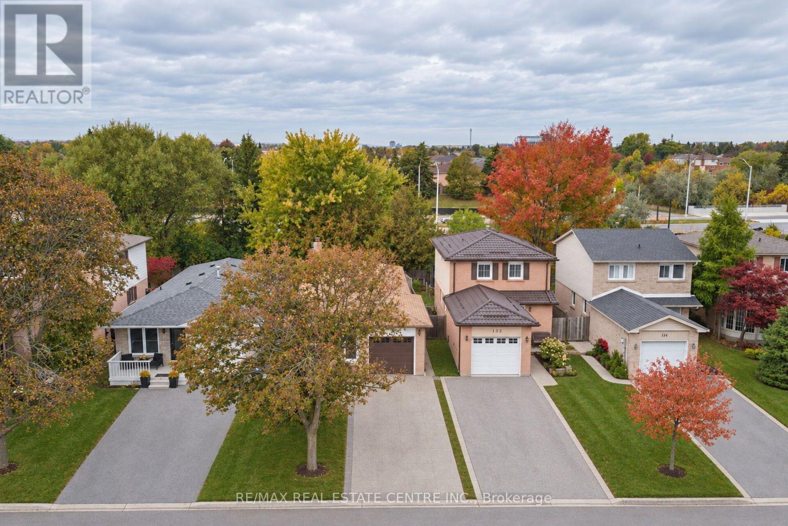 130 Martindale Crescent Property Photo 4