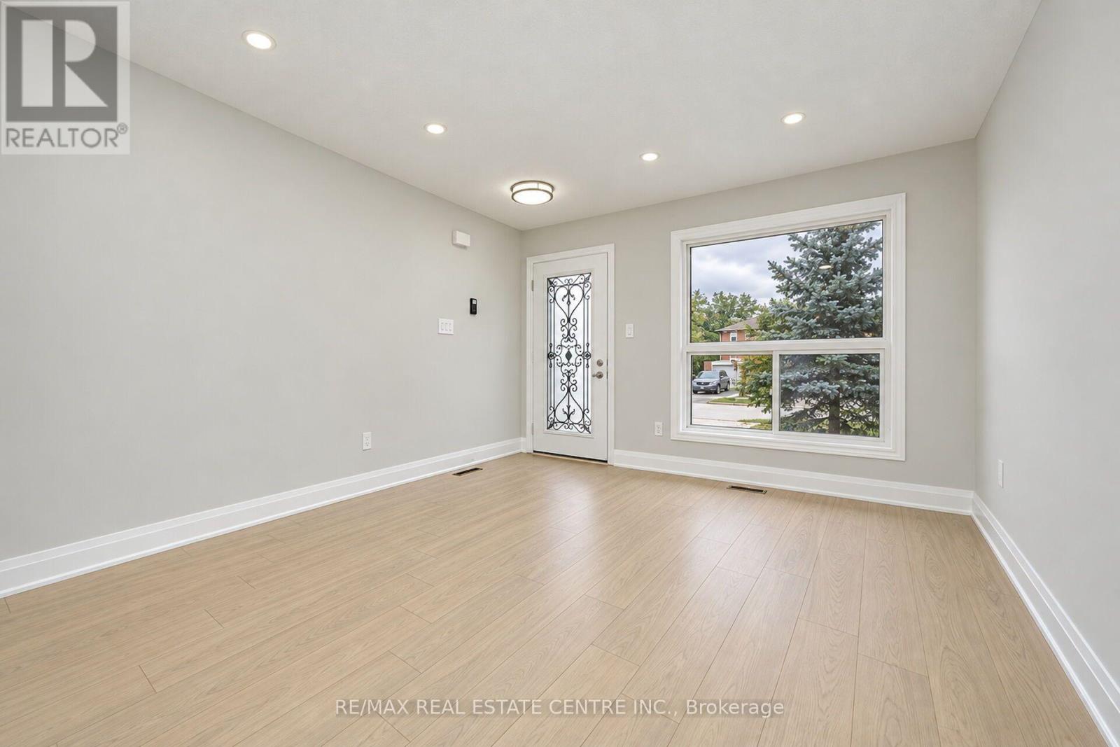 130 Martindale Crescent Property Photo 7