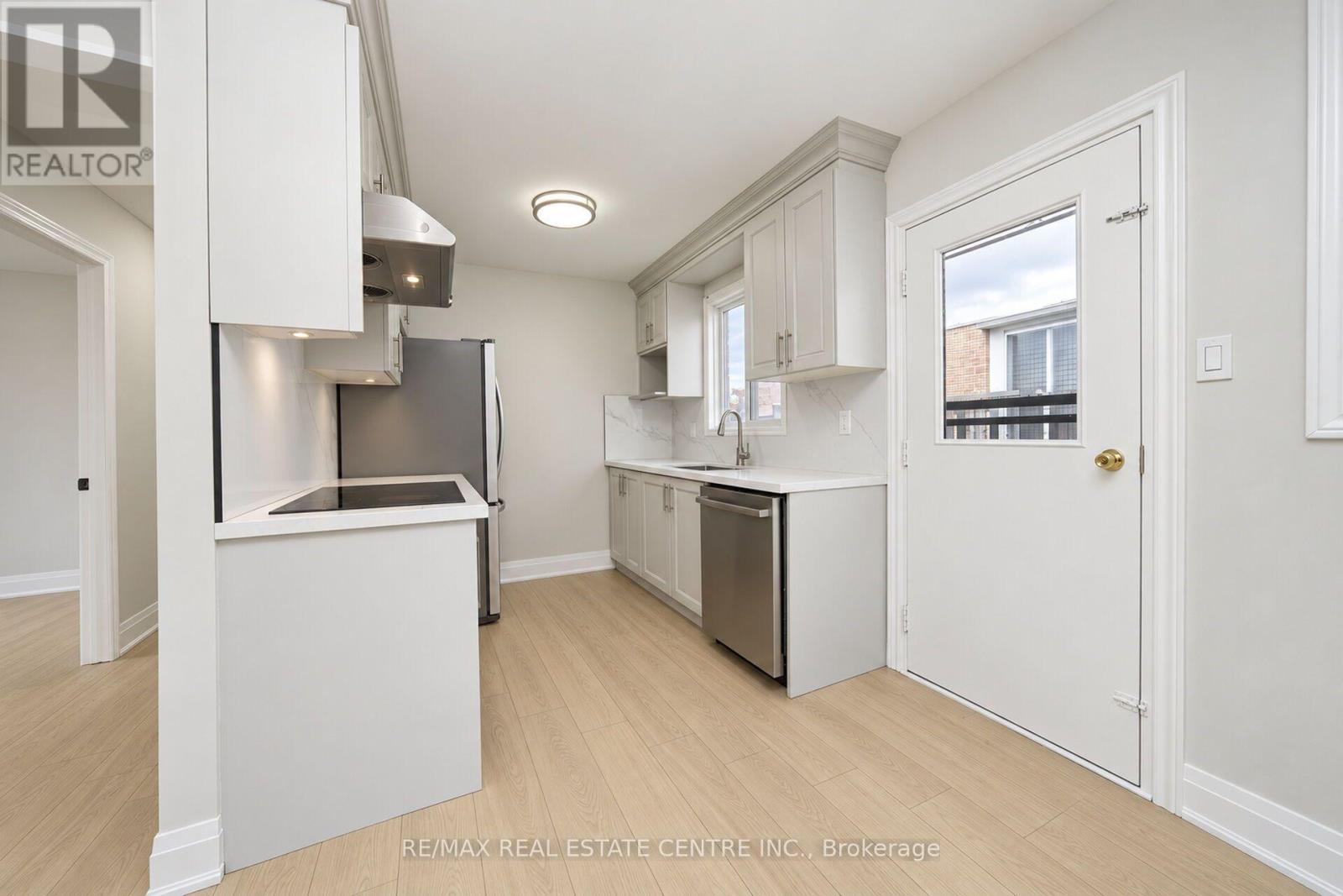 130 Martindale Crescent Property Photo 11
