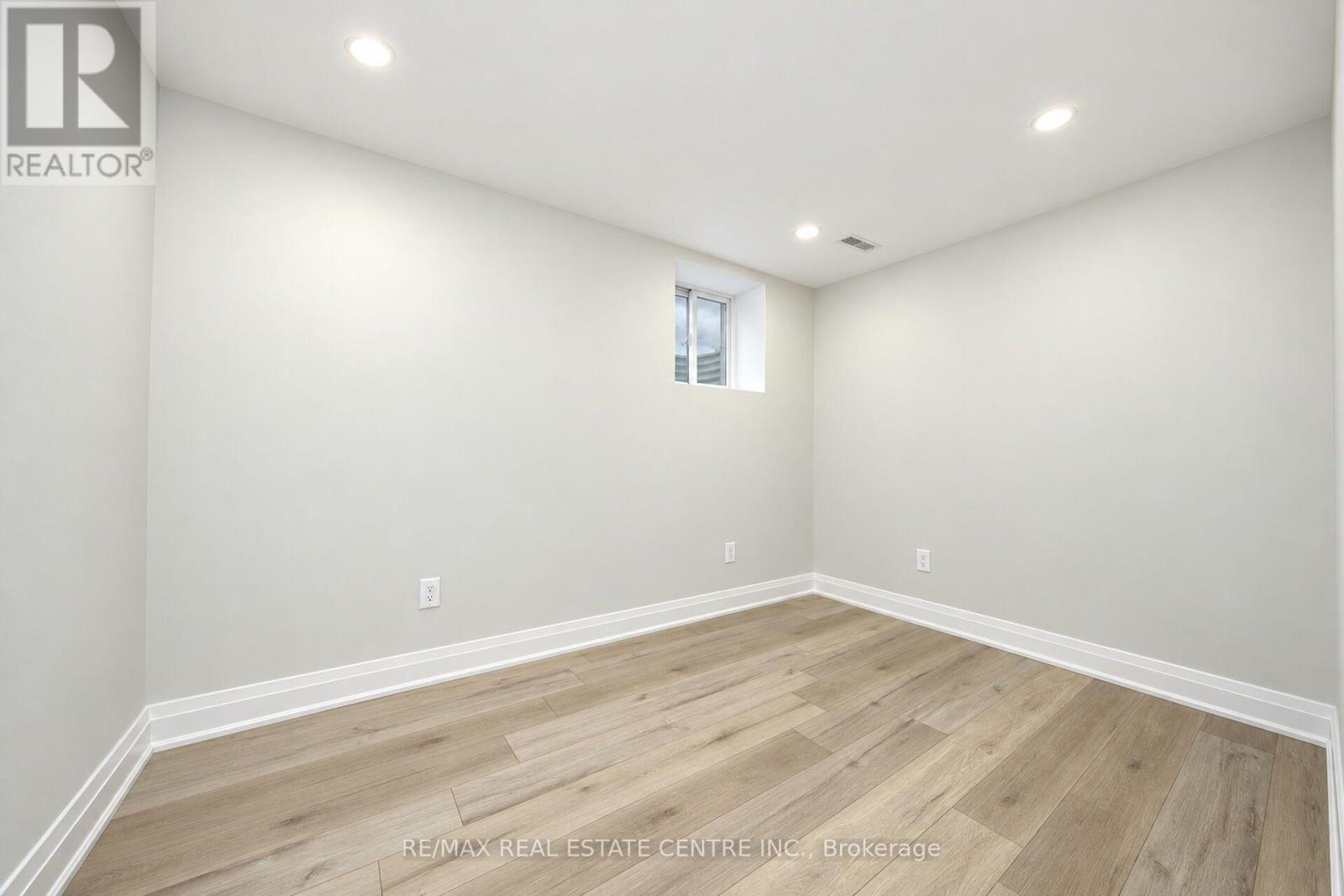 130 Martindale Crescent Property Photo 32
