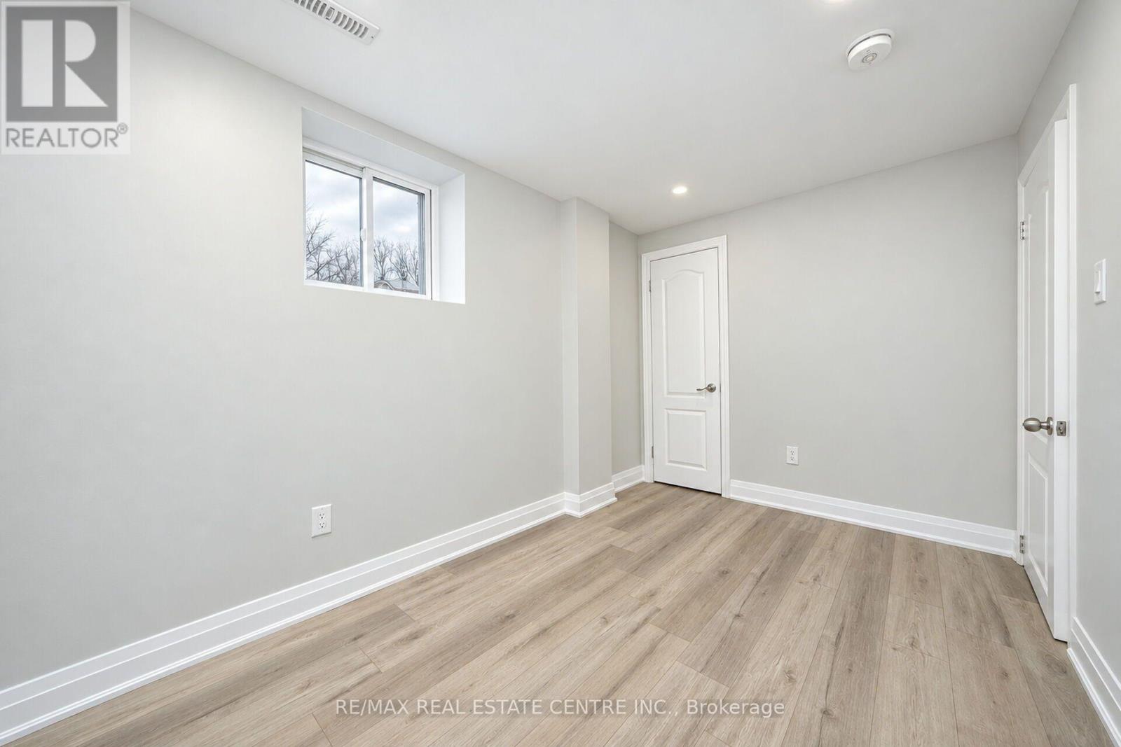 130 Martindale Crescent Property Photo 34