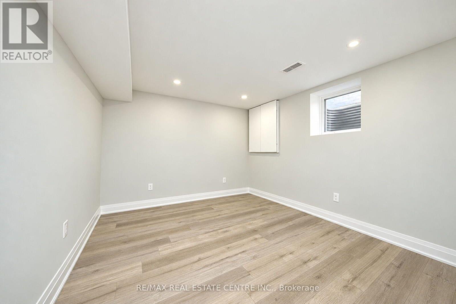 130 Martindale Crescent Property Photo 37