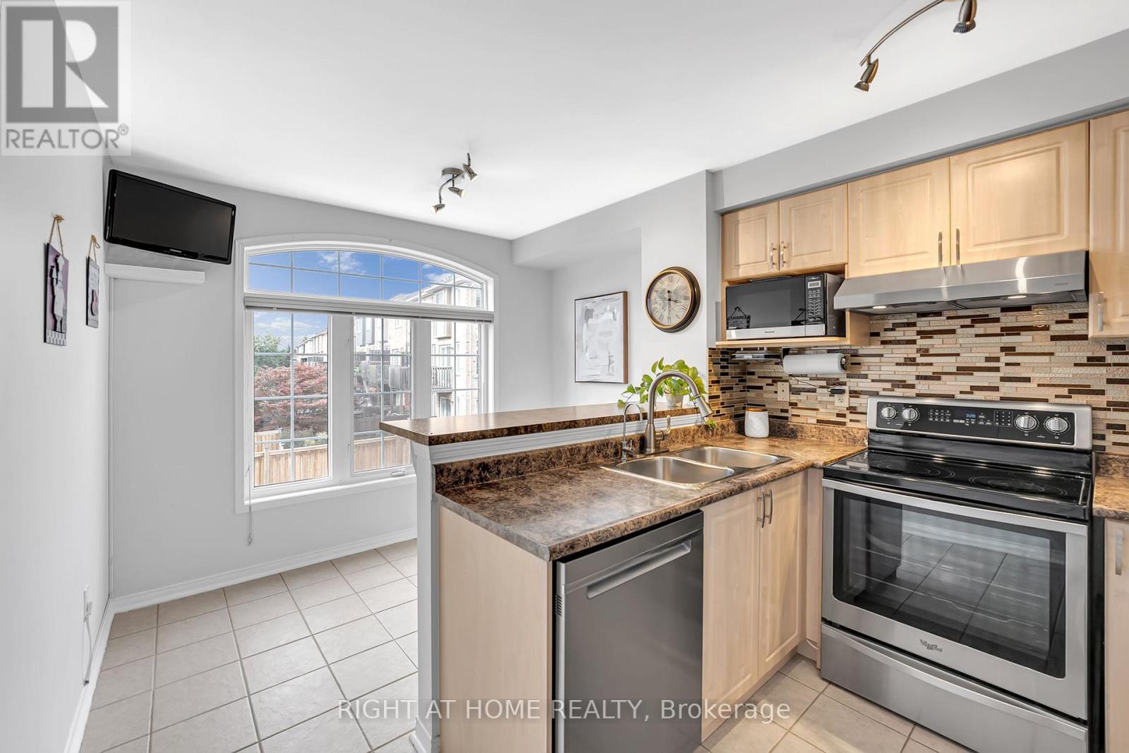3370 Redpath Circle Property Photo 10
