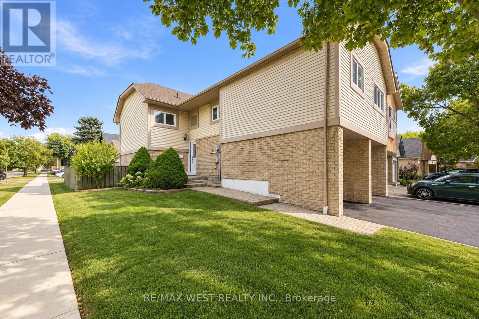 2 Ackrow Court Property Photo 1
