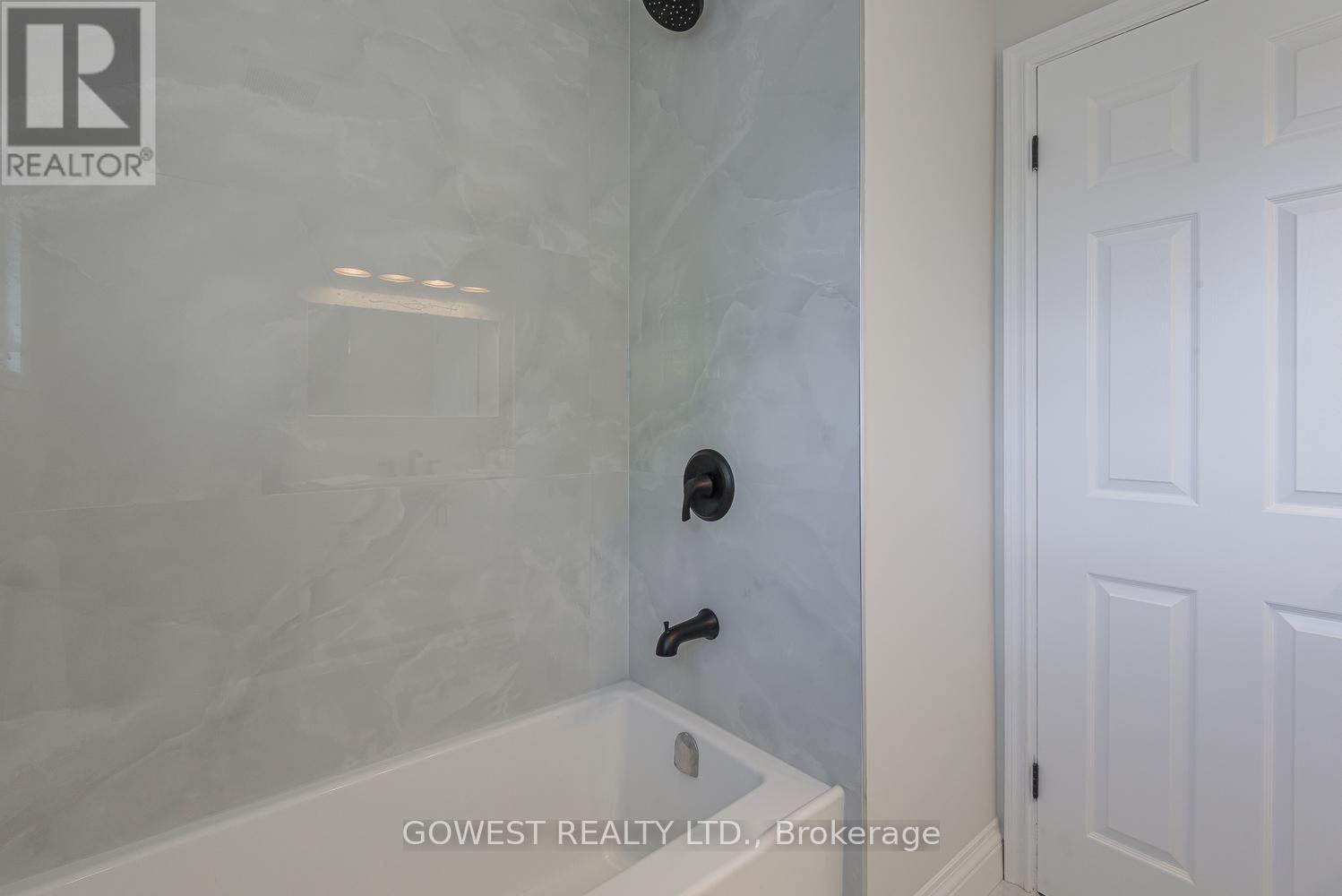 342 Bryant Crescent Property Photo 16