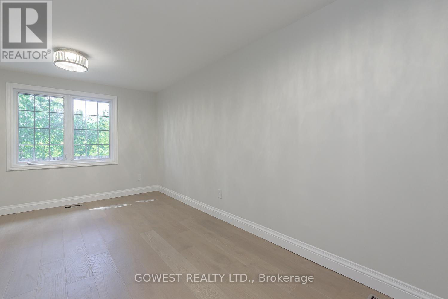 342 Bryant Crescent Property Photo 17