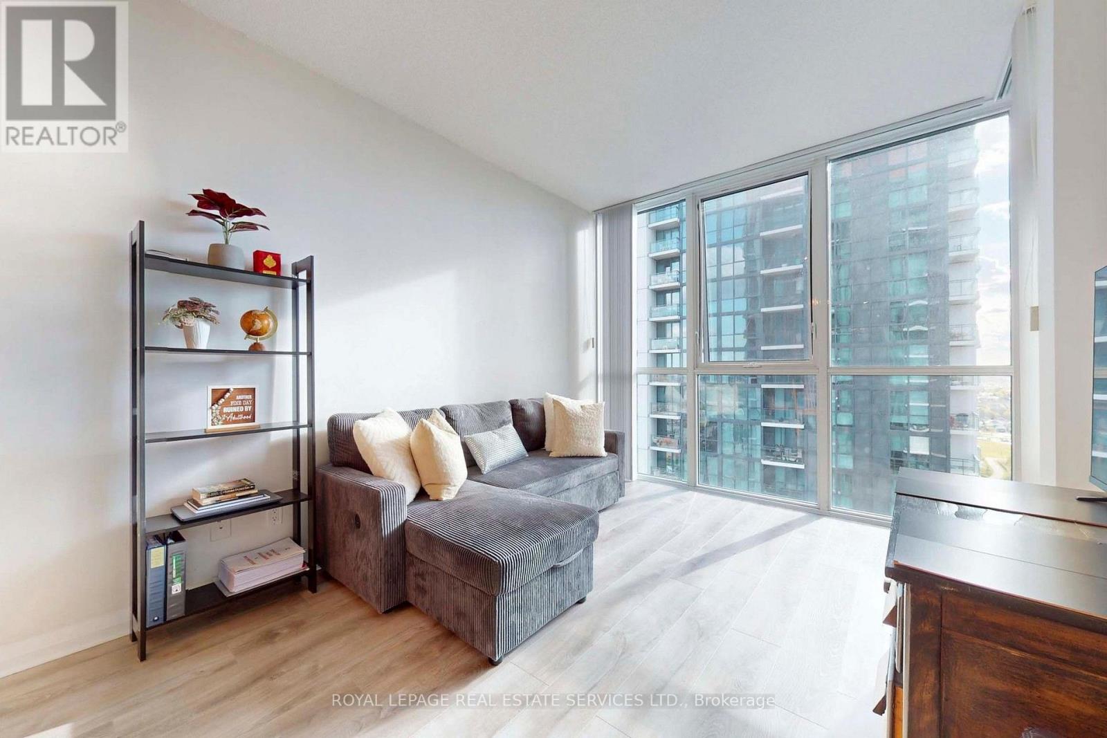 1701 - 55 Eglinton Avenue W Property Photo 8