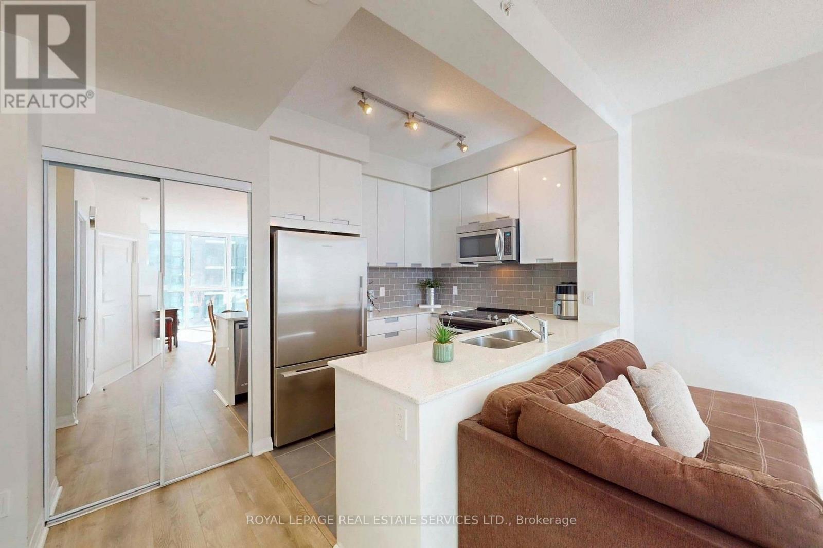 1701 - 55 Eglinton Avenue W Property Photo 14