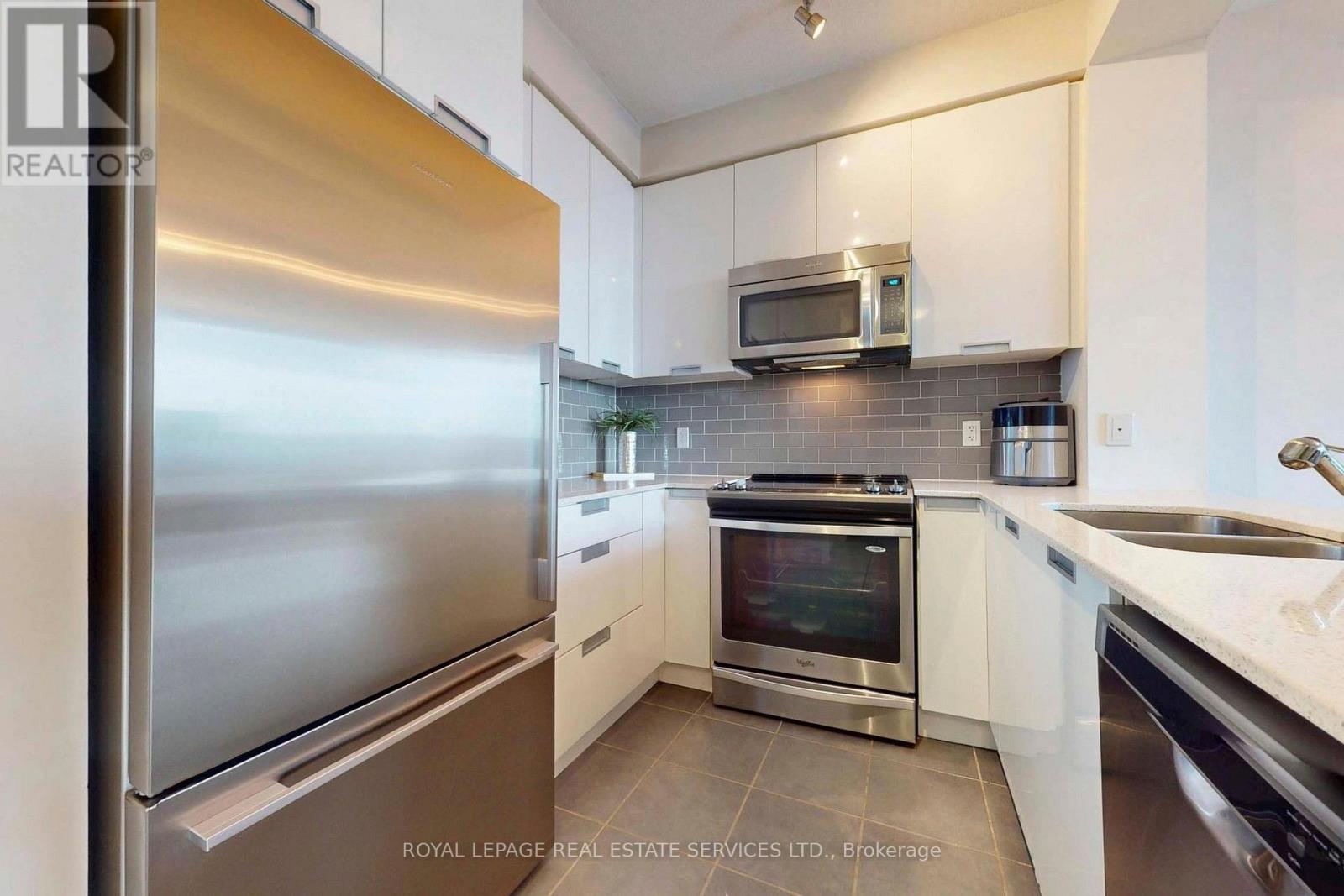 1701 - 55 Eglinton Avenue W Property Photo 15