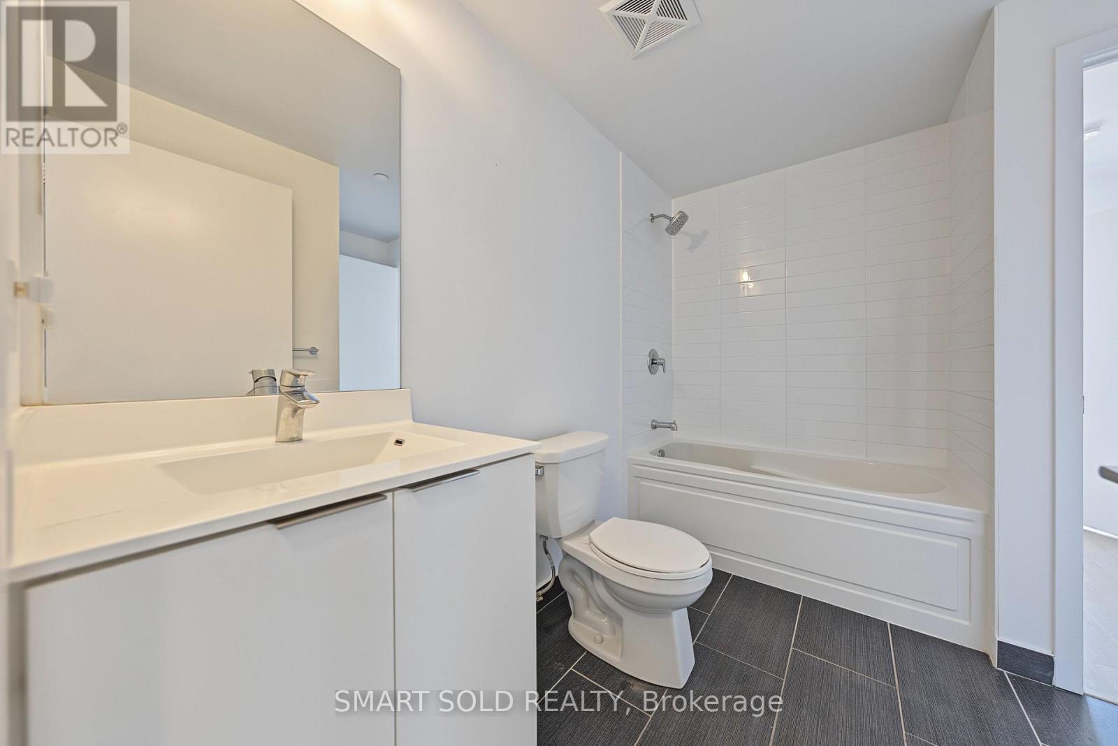 2313 - 30 Shore Breeze Drive Property Photo 9