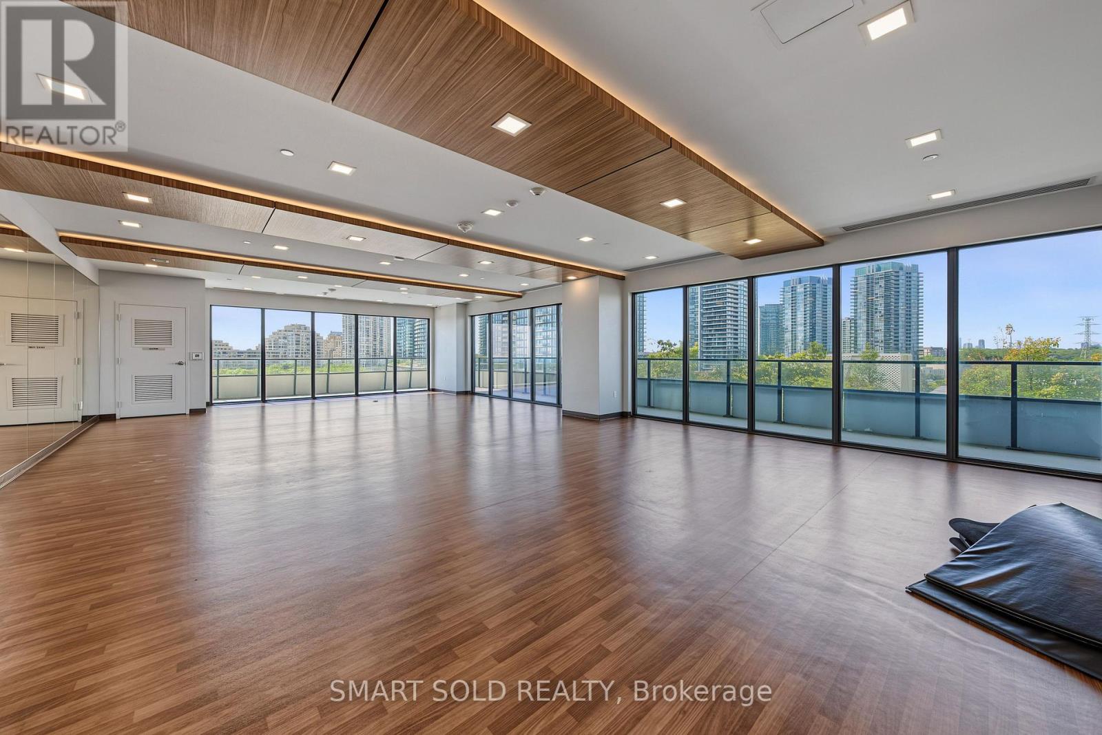 2313 - 30 Shore Breeze Drive Property Photo 24