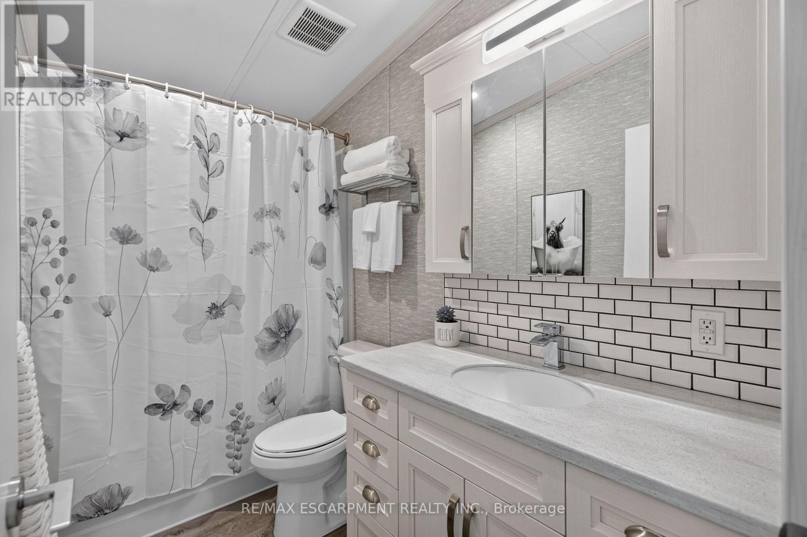 5 Oak Street - 4449 Milburough Line Property Photo 25