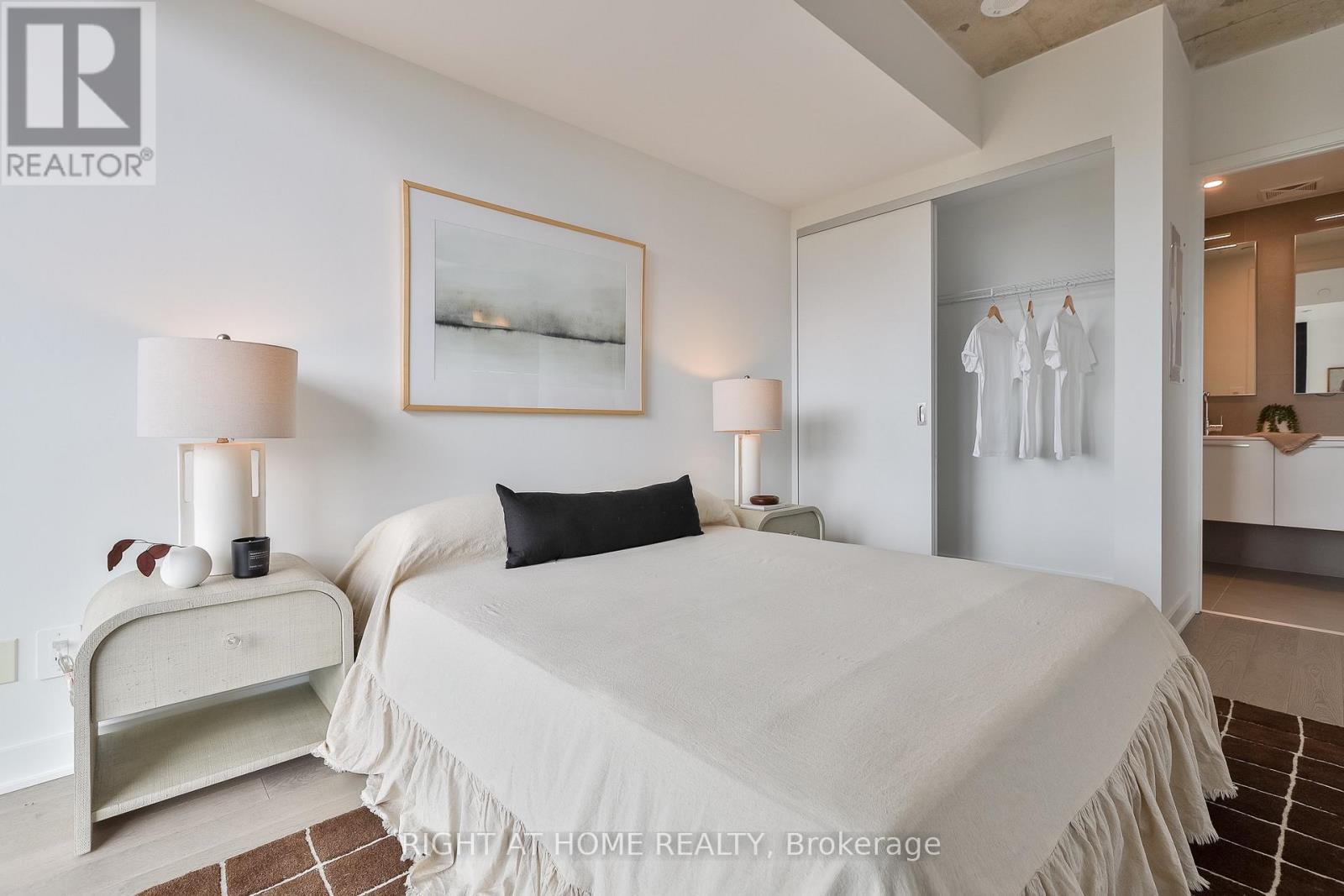 524 - 2720 Dundas Street W Property Photo 14